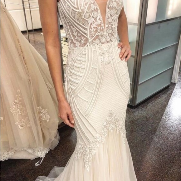 Charlize Badgley Mischka Wedding gown - Picture 5 of 5